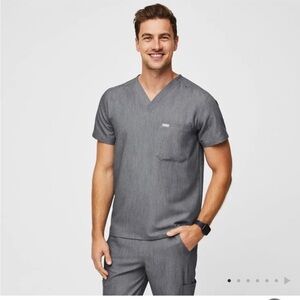 Figs Graphite Scrub Leon Top Gray